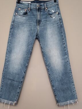 Mid Rise Girlfriend Cropped Jean